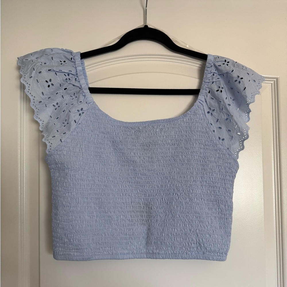 NWT Universal Thread Light Blue Eyelet Sleeve Cropped Blouse Sz M